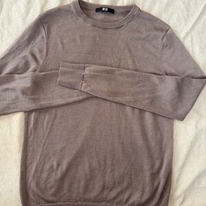 Women’s 100% wool Uniqlo sweater